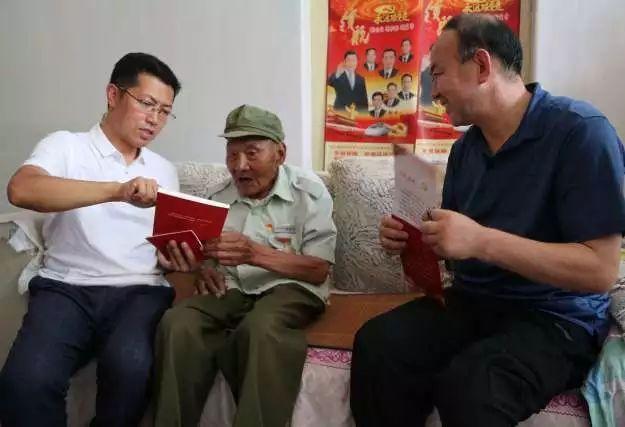 什么姿势可以缓解痛经？游戏画面